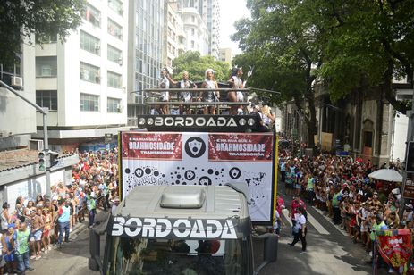 Rio de Janeiro (RJ), 18/02/2023 – Bloco Cordão da Bola Preta desfila pelas ruas do centro da cidade no primeiro dia oficial do Carnaval 2023. Foto Tomaz Silva/Agência Brasil