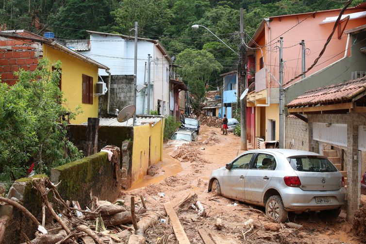 São Sebastião (SP), 22/02/2023, Casas destruídas em deslizamentos na Barra do Sahy após tempestades no litoral norte de São Paulo.