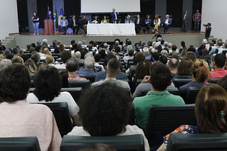 Rio de Janeiro (RJ), 31/07/2023 - A ministra da Ciência, Tecnologia e Inovação, Luciana Santos, apresenta a palestra Novos Tempos para a Ciência e a Tecnologia no Brasil, na Universidade Federal do Rio de Janeiro (UFRJ). Foto: Fernando Frazão