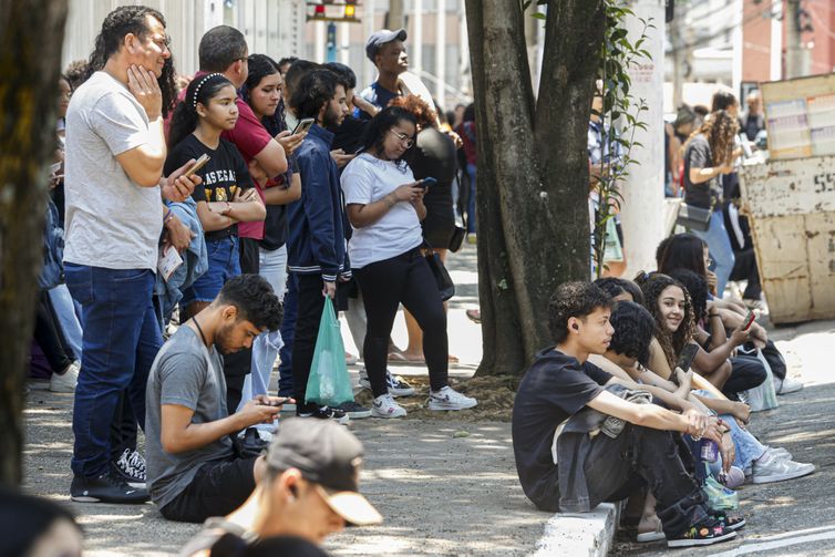 São Paulo (SP) 05/11/2023 - Estudantes e pais na Universidade Paulista no bairro do Paraiso . 
Foto: Paulo Pinto/Agência Brasil